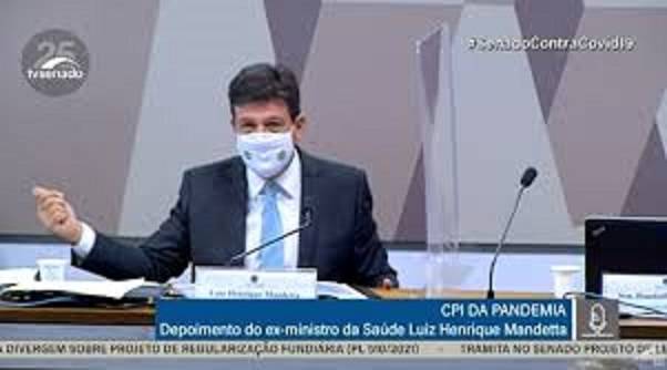 Ex-Ministro Mandetta acusa Presidente Jair Bolsonaro de tentar mudar bula da cloroquina